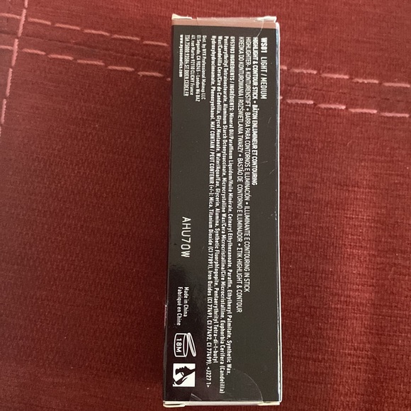 πNYX: WONDER STICK- Highlight & Contour Stick in Light/Medium - Picture 8 of 10